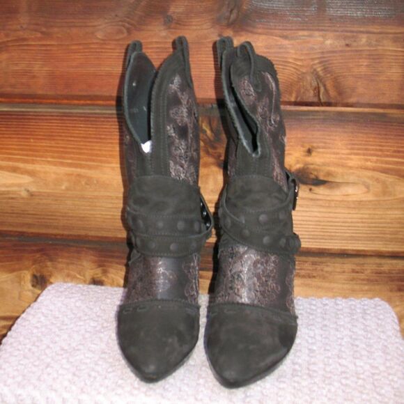 Stuart Weitzman Heeled Black Boots - Picture 3 of 11